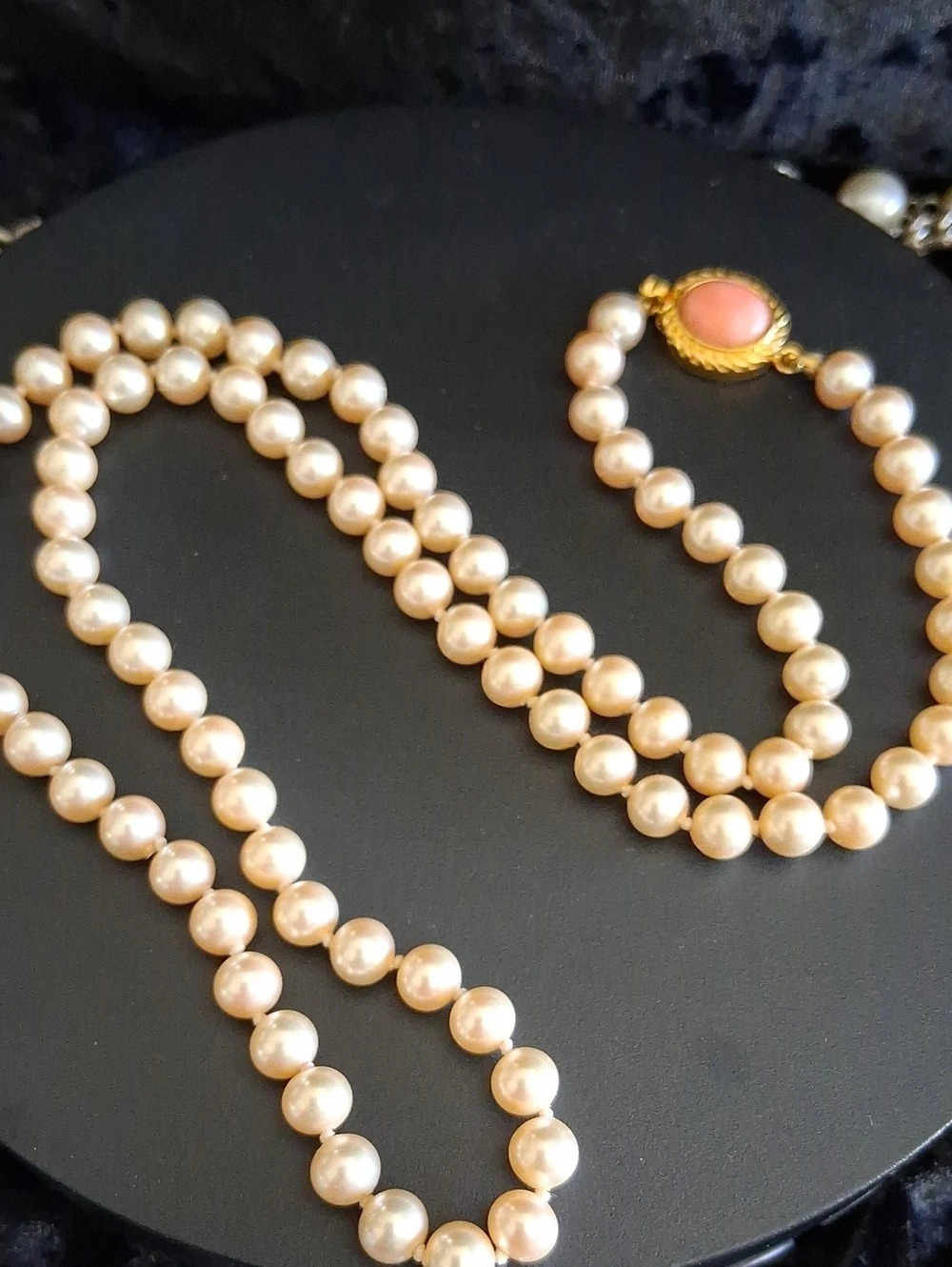 Vintage Cultured Pearl Necklace in Cream & Angel Skin Cabochon Clasp . 24 In. L